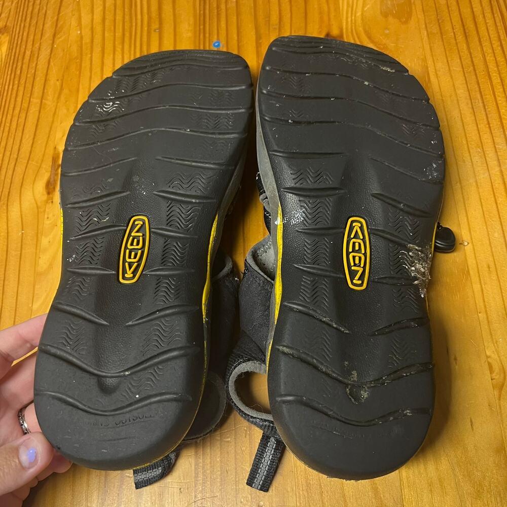 Keen Water Friendly Outdoor Hiking Sandals Men’s Size 8.5 Black - Picture 7 of 12
